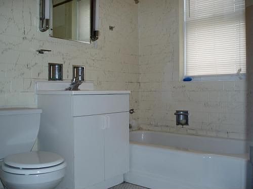4th image of 3925 N Keeler Ave APT 2W