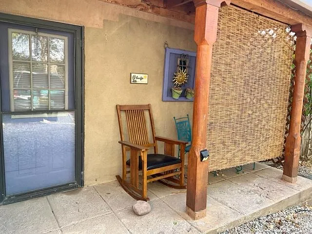 104 Avenida De Velasquez — Photo 14