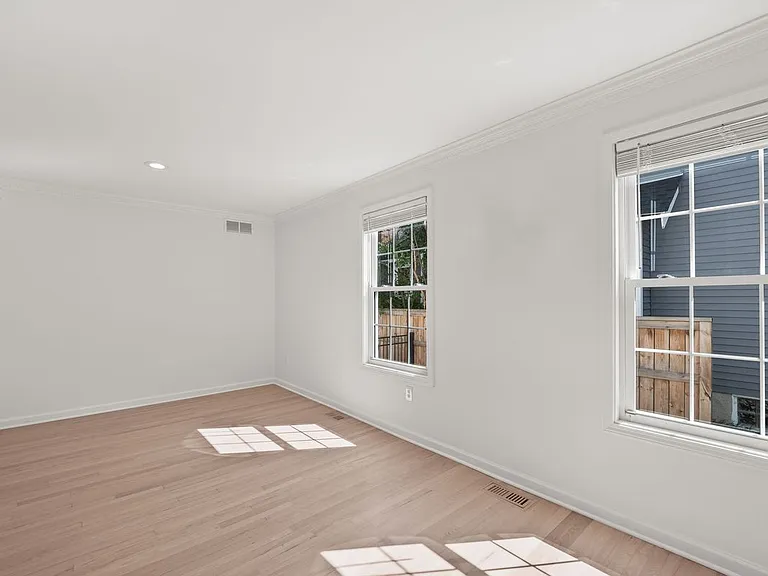 650 W Lincoln St — Photo 21