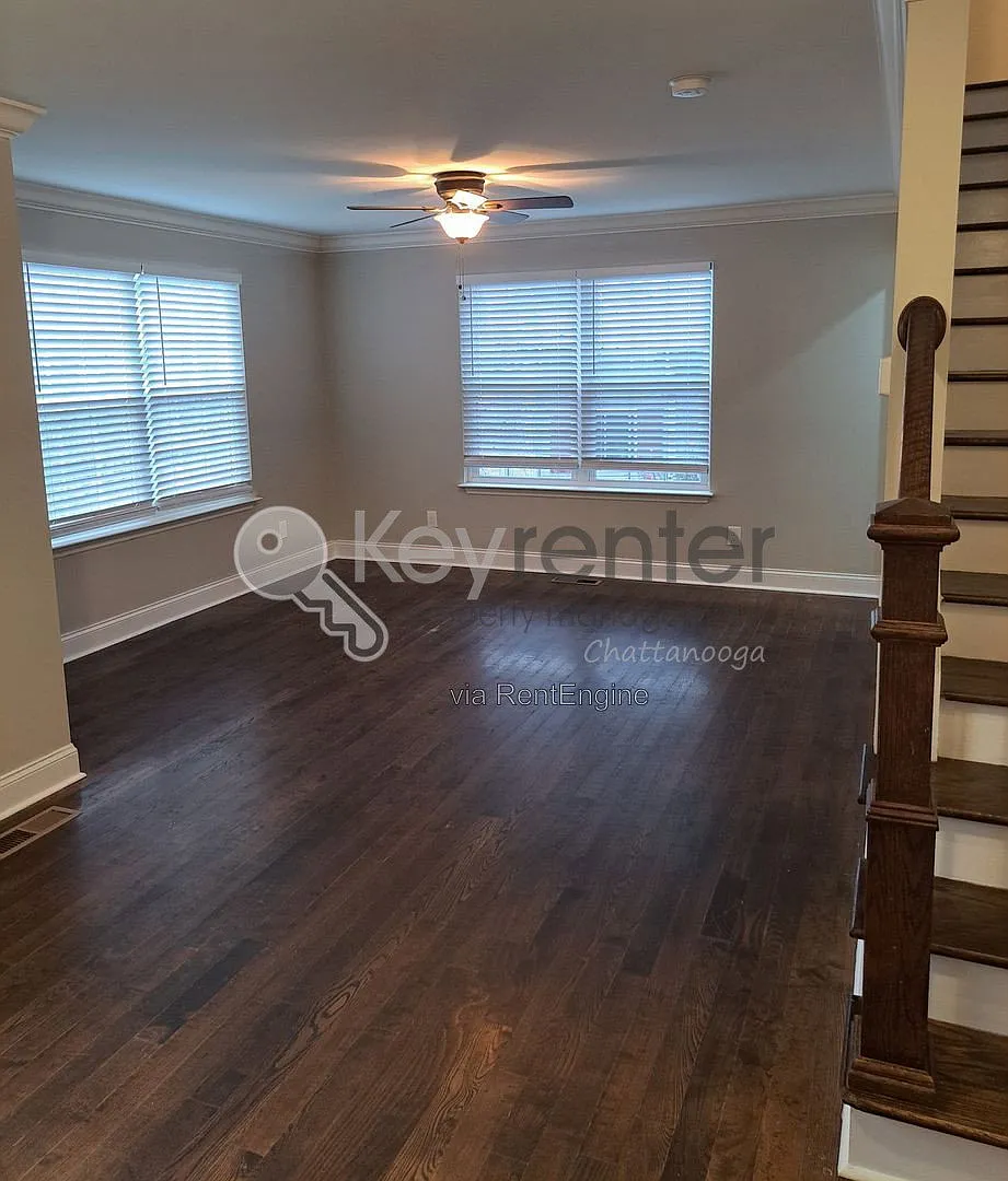 3 bed, 2.5 bath, 1300 sqft, $1,800 — Photo 3