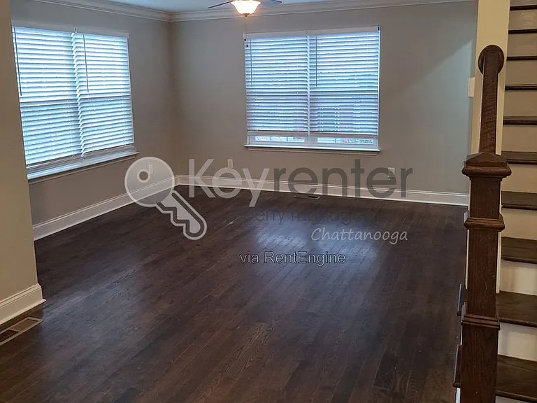 3583 Crompton St — Photo 3
