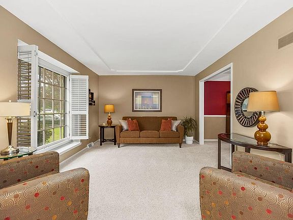 4th image of 9503 Farley Cir