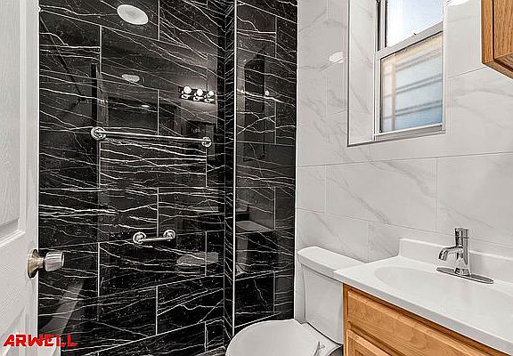 3rd image of 184 Nagle Ave #1LL