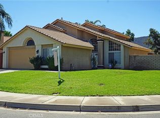19385 Oakview Ln, Lake Elsinore, CA 92530