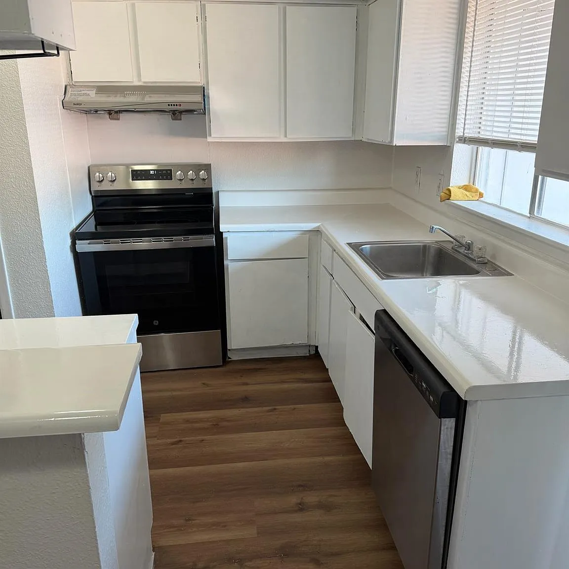 9201 Clarewood Dr — Photo 1
