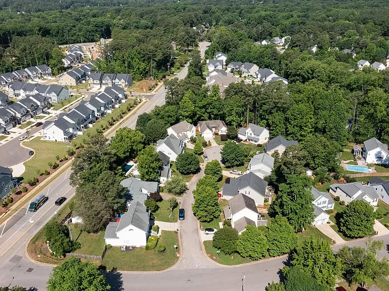 2400 Buckwater Ct — Photo 38