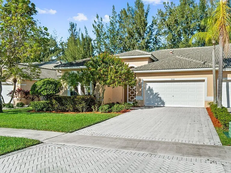 7940 Rockford Rd — Photo 4