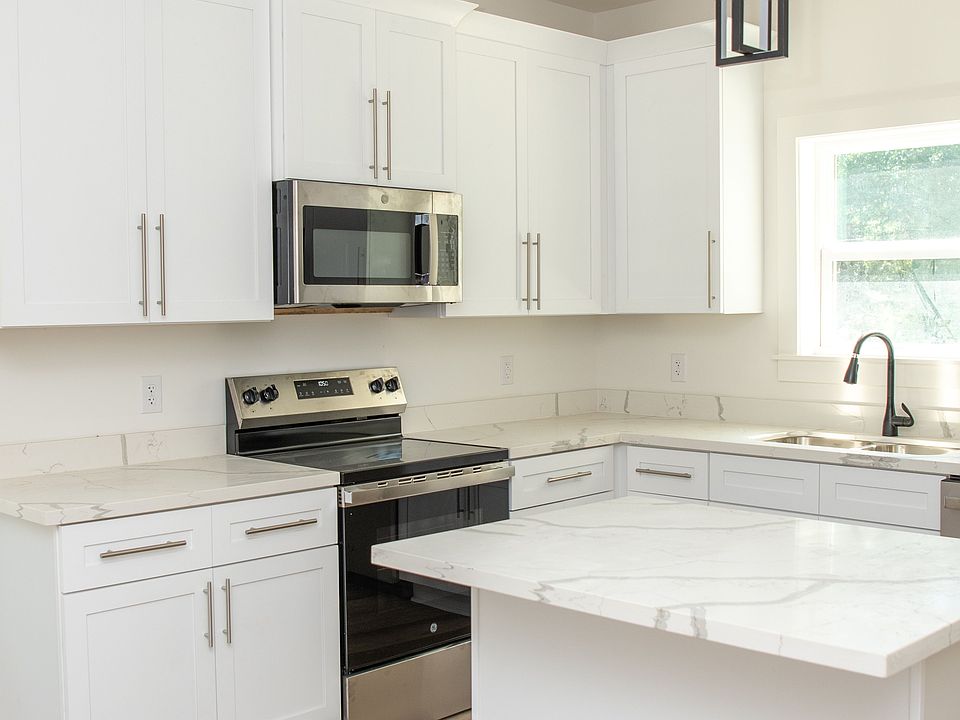 2nd image of 111 Highpoint Dr #111