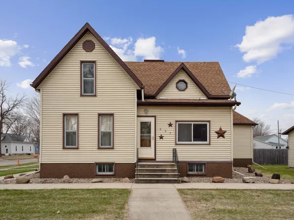 603 1st St NW, Waverly, IA 50677