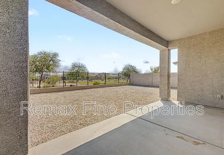 15543 W Desert Hollow Dr — Photo 28