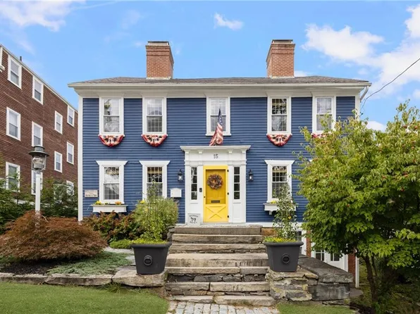 15 Division St, Warwick, RI 02818