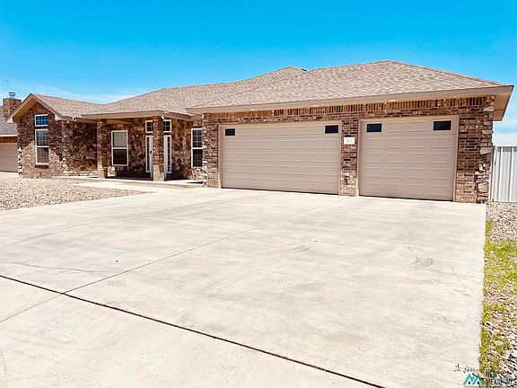 3rd image of 521 Providence Cir