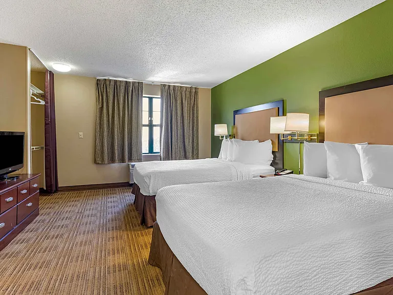 Studio Suite - 2 Full Beds