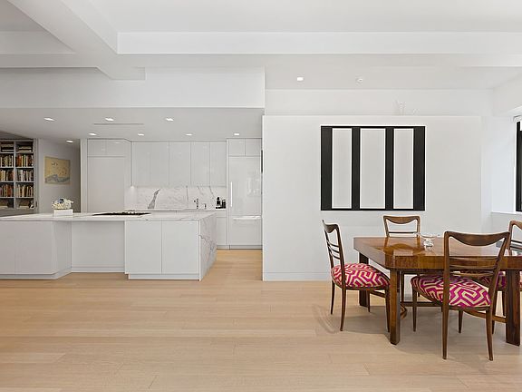 4th image of 130 E 12th St APT 5B
