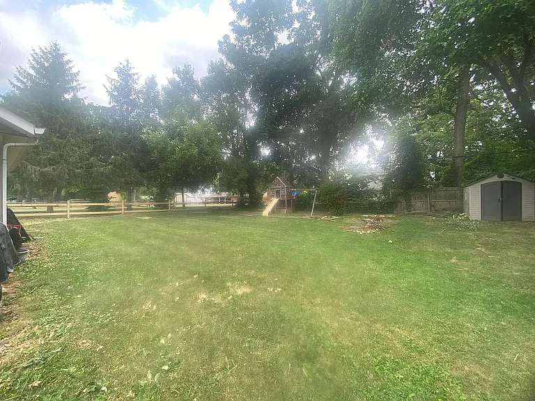 1668 N Longview St — Photo 11