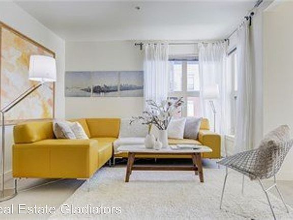 3rd image of 1610 Belmont Ave APT 309
