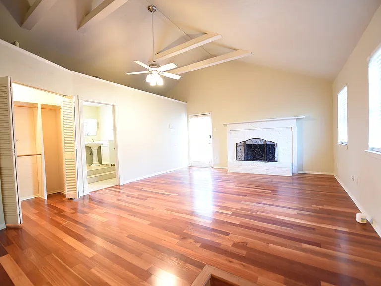 9015 San Leandro Dr — Photo 13