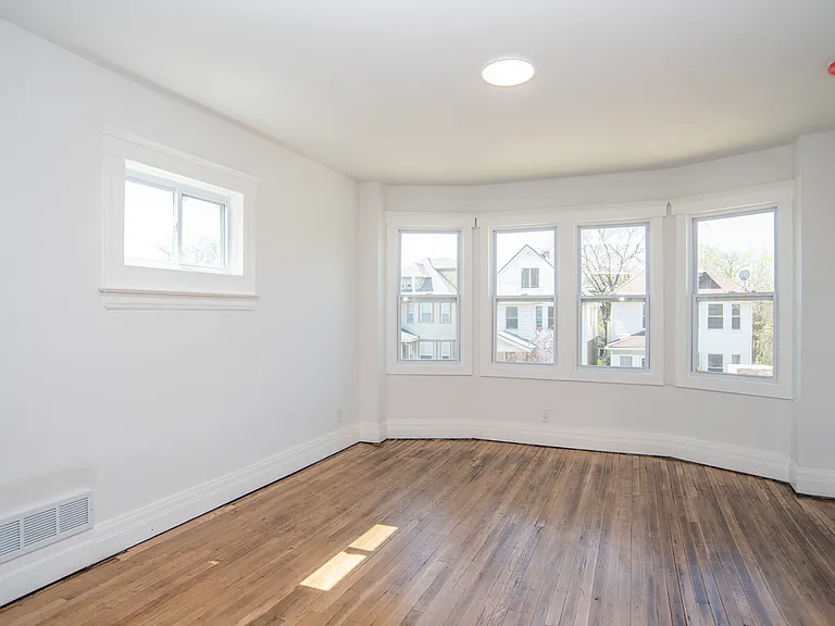 6222 Hecla St — Photo 3