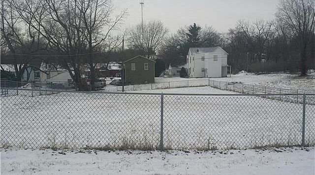 2nd image of 1712 S Willow Ave