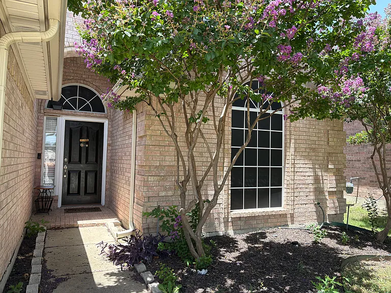 8825 Trace Ridge Pkwy — Photo 2