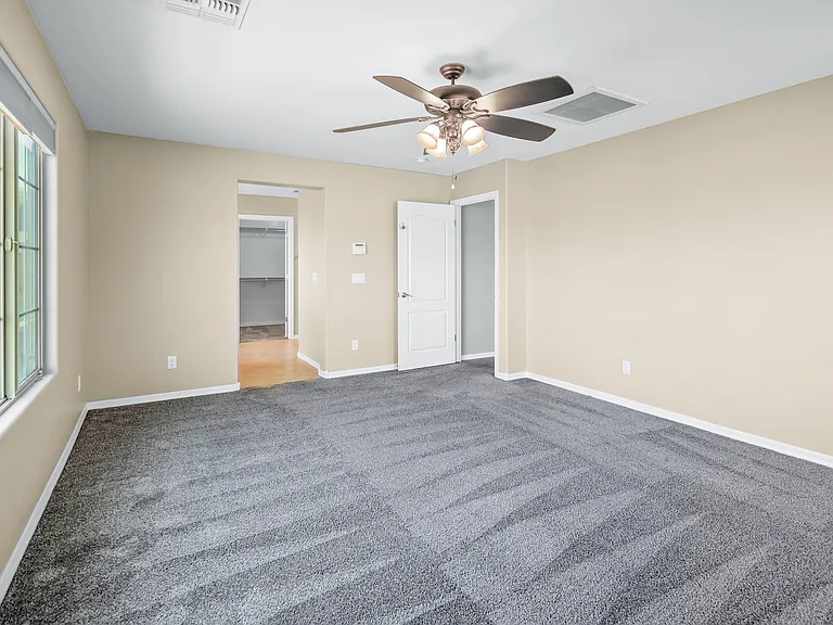906 E Del Rio St — Photo 21