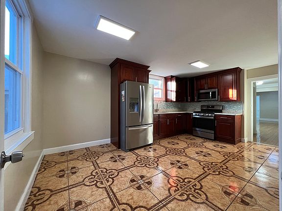 3rd image of 514 Delafield Ave #1F