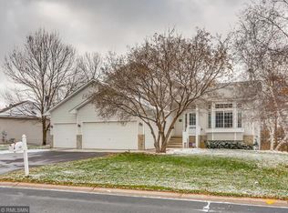 9120 Glacier Rd, Saint Bonifacius, MN 55375