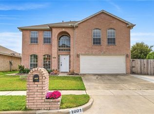 1001 Whistle Stop Dr, Saginaw, TX 76131