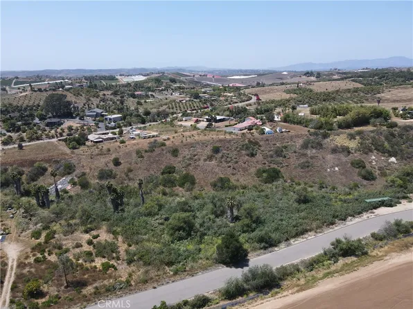 712 Sleeping Indian Rd, Oceanside, CA 92057