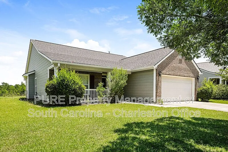 4 bed, 2.0 bath, 1689 sqft, $2,099 — Photo 1