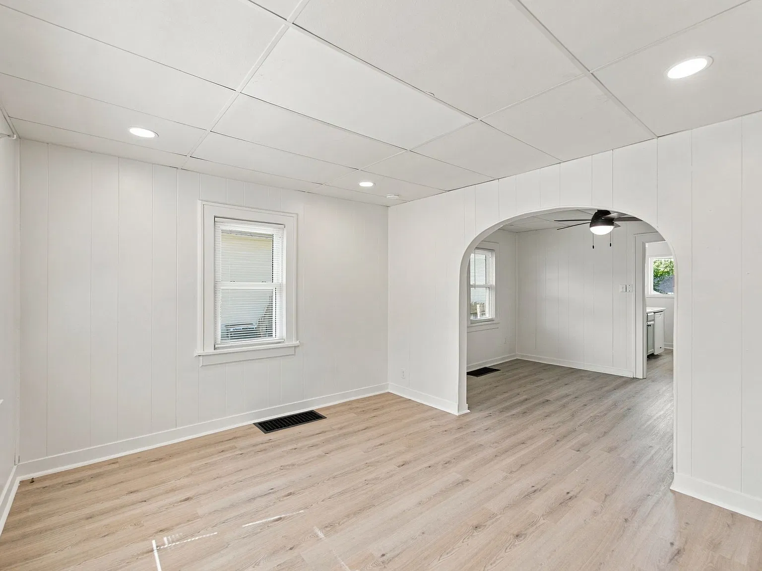 2 bed, 720 sqft, $900 — Photo 2