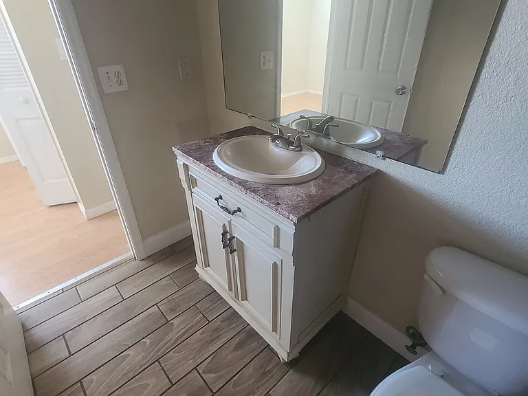 4809 Grand Blvd #8 — Photo 10