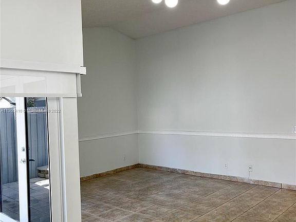 4th image of 1375 Cottonwood Cir #1375