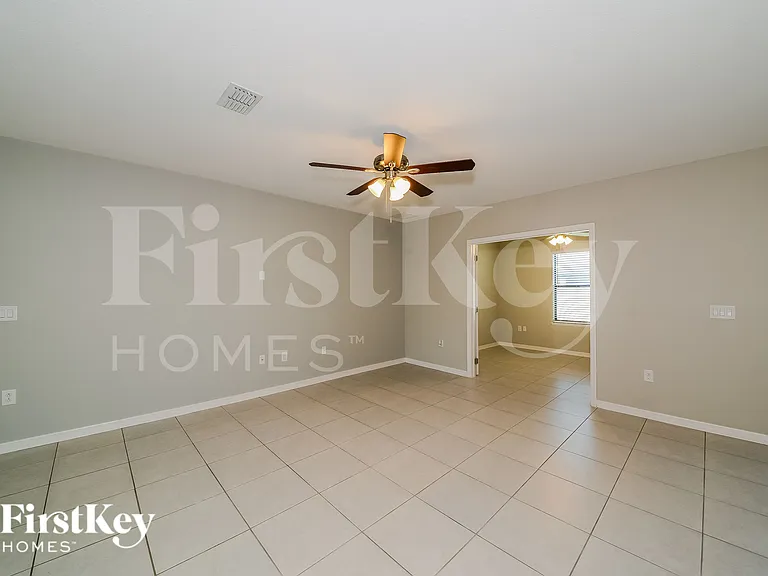 3911 Willow Walk Dr — Photo 3