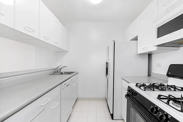 Sold by SERHANT. | media 3