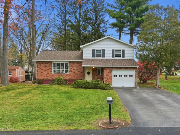 4 Flicker Drive, Latham, NY 12110