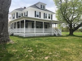 45 Chestnut St, Hatfield, MA 01038