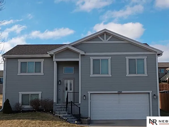 13927 Weber St, Omaha, NE 68142