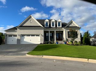 204 Canyon Bluff Ct, Cary, NC 27519