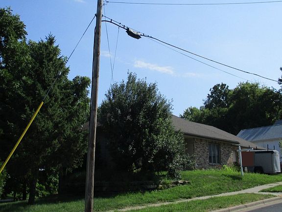 3rd image of 102 E Milwaukee St
