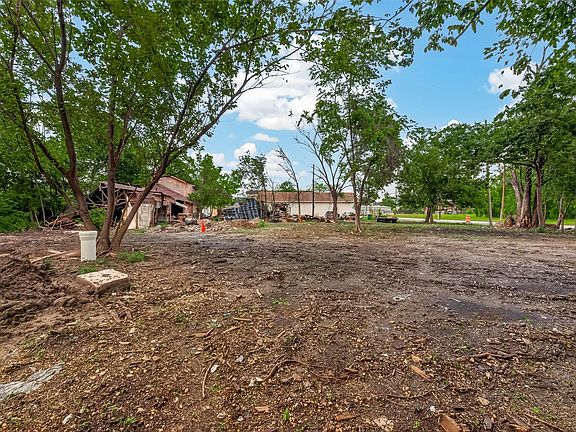 3rd image of 2111 Jensen Dr