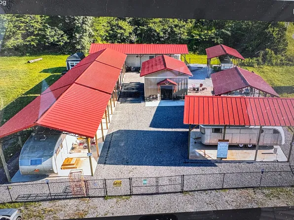 200 Bear Ln #1-6, Tellico Plains, TN 37385