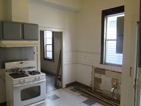5th image of 2220-22 Cadiz St