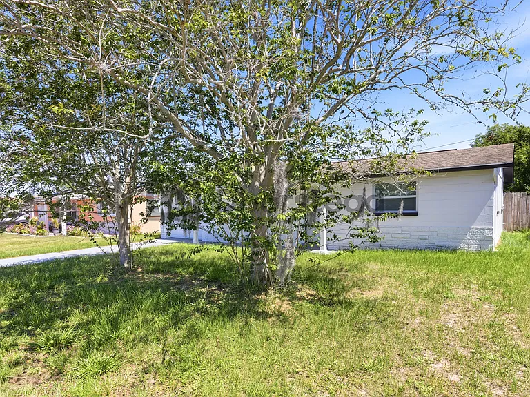 5053 Springland Dr — Photo 2