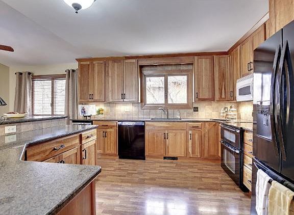3rd image of 1781 Evergreen Dr