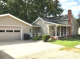401 S Walnut St, Wyanet, IL 61379