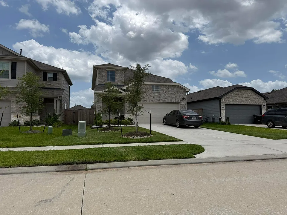 16527 Pine Arrow Dr