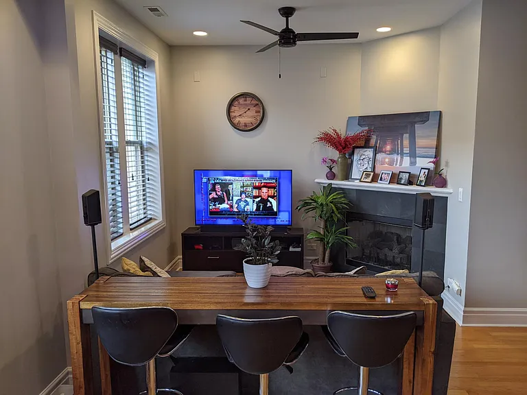 2307 W Walton St #2W — Photo 1