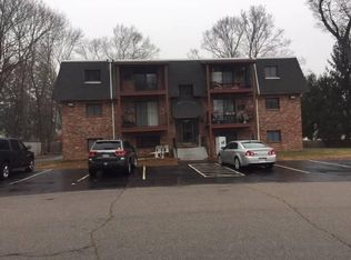 3 Cassidy Ln APT 6, Medway, MA 02053