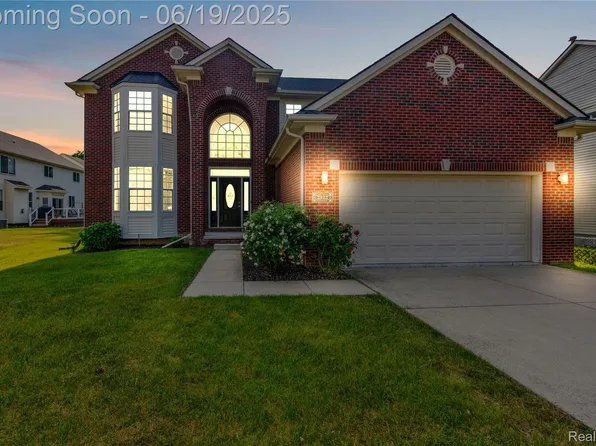 2322 Kirkton Dr, Troy, MI 48083